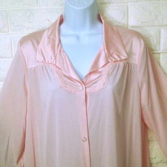 Vintage 90s Vanity Fair Dressing Gown Robe -M Pocket Collar Floral LS Nylon Pink - Picture 3 of 11